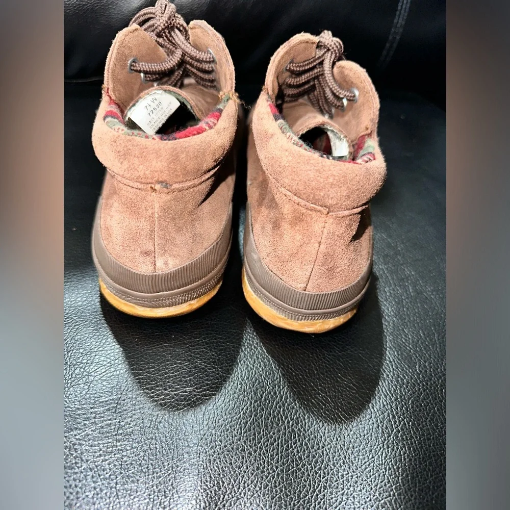 Daniel Green Women’s suede chukka boots